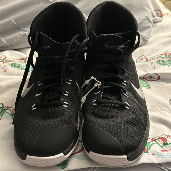Nike Prime Hype DF Women’s 8 Basketball shoes - Picture 2 of 2